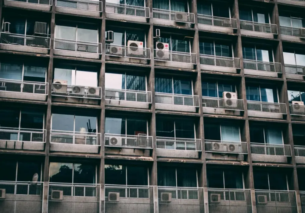 Czy balkon wlicza się do metrażu? Poznaj zasady i uniknij błędów
