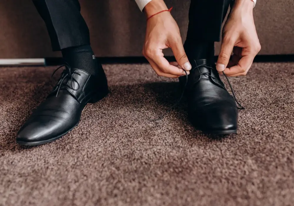 Eleganckie buty męskie do garnituru - poradnik stylowego gentlemana