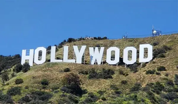 Gdzie jest napis Hollywood? Odkryj jego fascynującą historię i lokalizację
