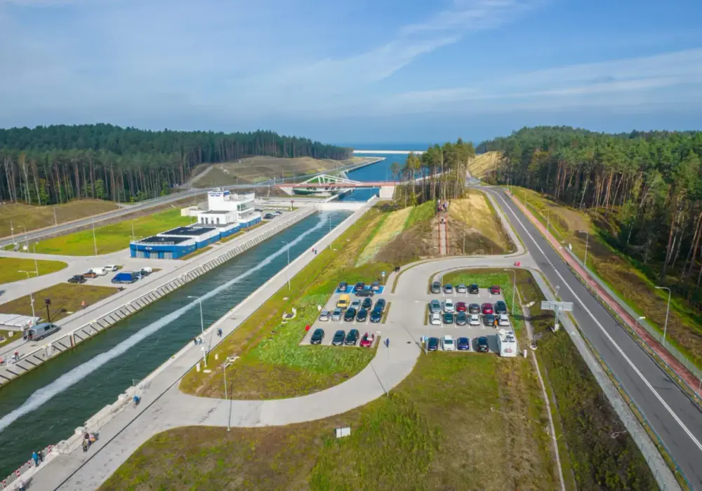 Krynica Morska centrum - Co zobaczyć i jak zaplanować spacer?