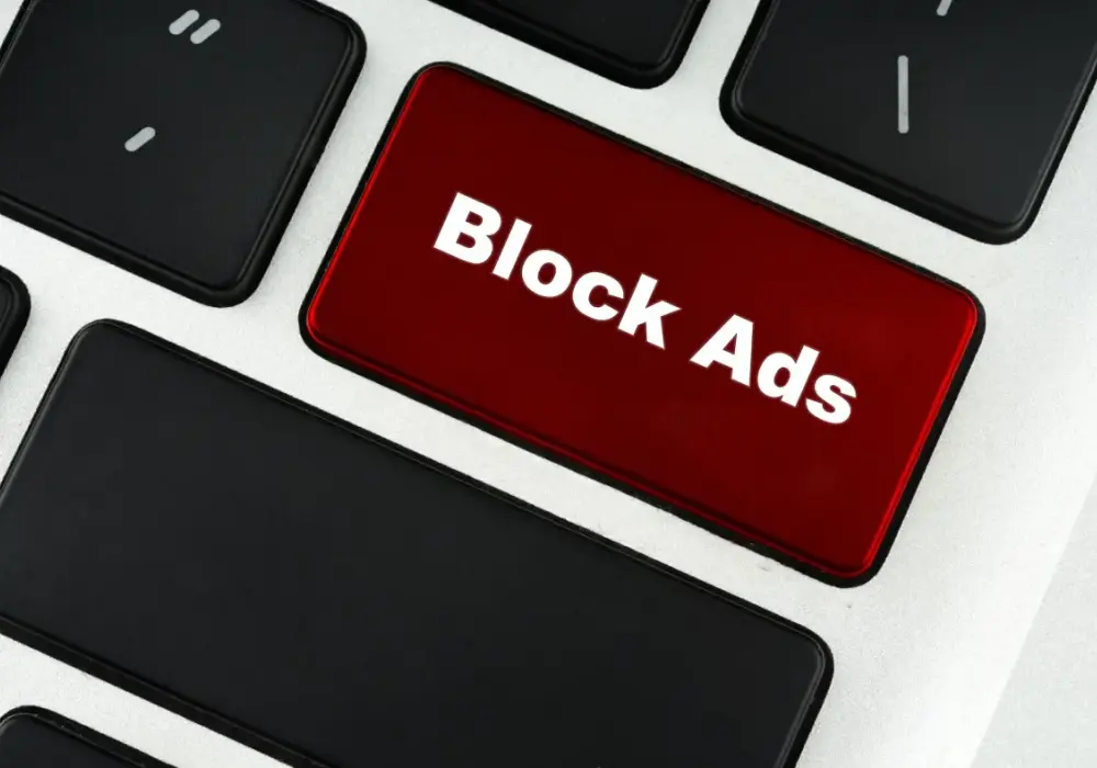 Adblock blokuje stronę? Jak wyłączyć blokadę reklam - poradnik.