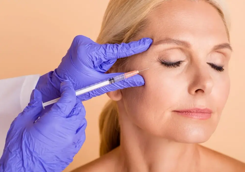 Kwas hialuronowy czy botox - co wybrać dla młodszego wyglądu?