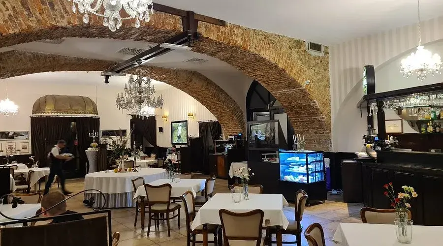 Zamek Książ gdzie zjeść: najlepsze miejsca na smaczny obiad