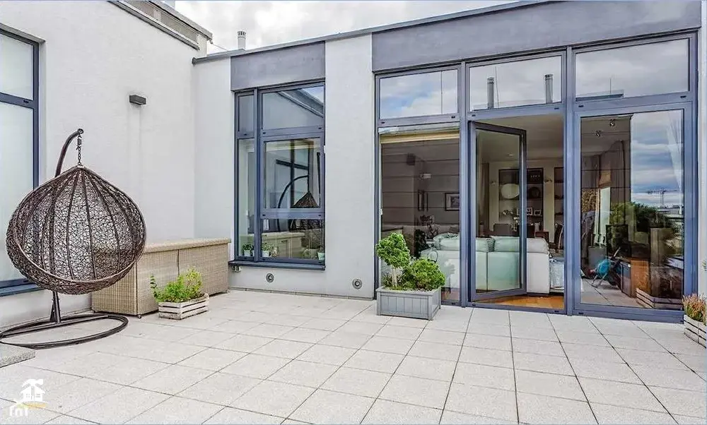 Jak położyć folię w płynie na balkon i uniknąć najczęstszych błędów