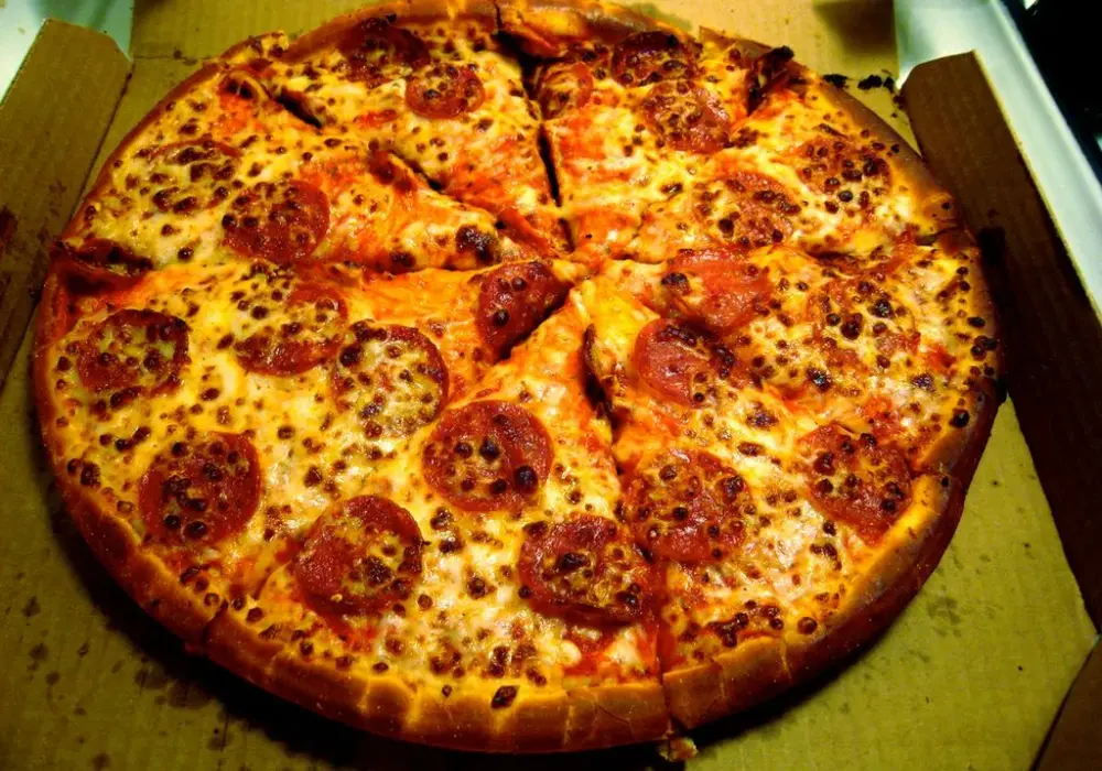 Jakie ma wymiary średnia pizza w Domino's? Ile cm ma średnia pizza?