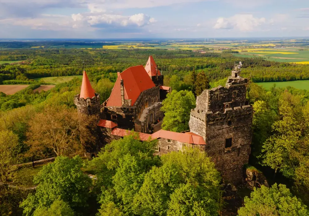Zamek Grodziec: Wulkaniczna twierdza, Wiedźmin i praktyczny przewodnik