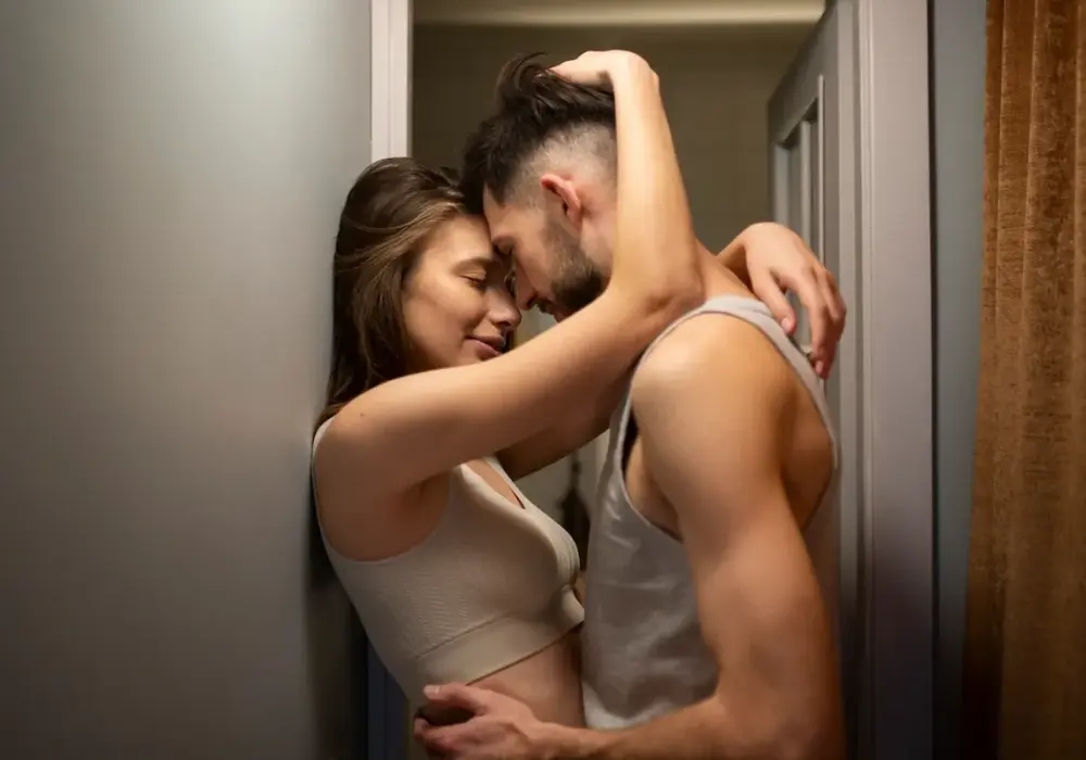 Pozycje seksualne na stojąco: Odkryj nowe doznania i urozmaicenie