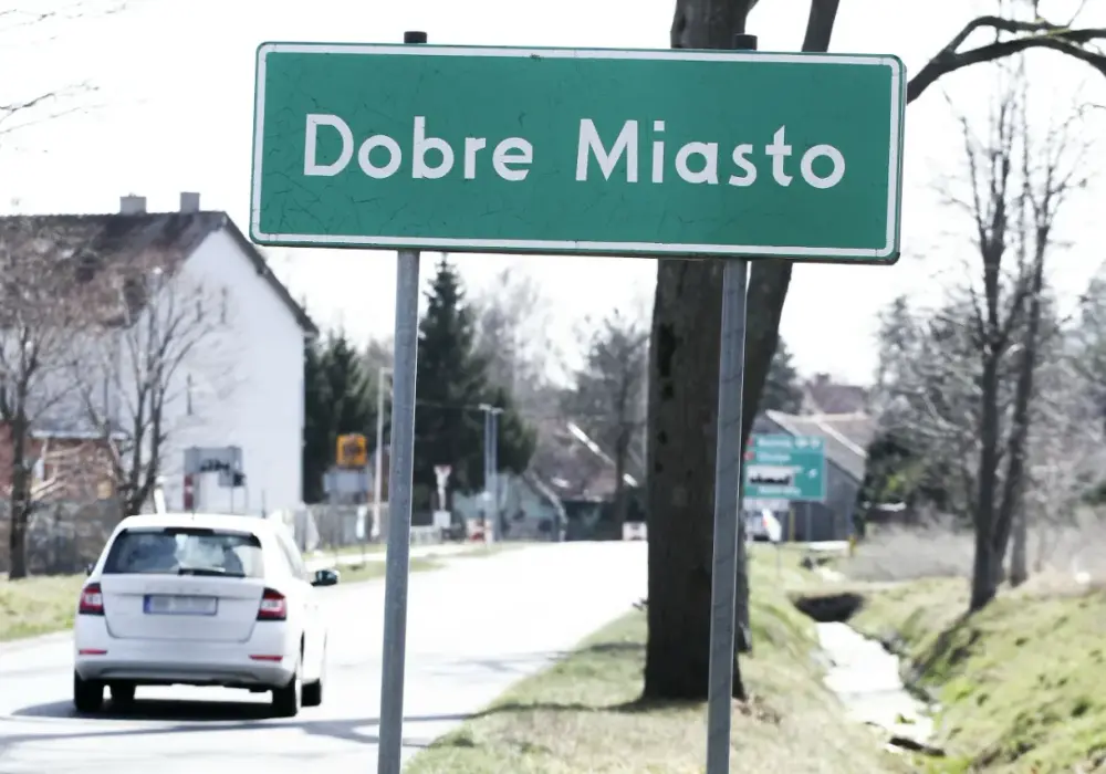 Zielony znak miejscowości - czy to zawsze 50 km/h? Sprawdź przepisy