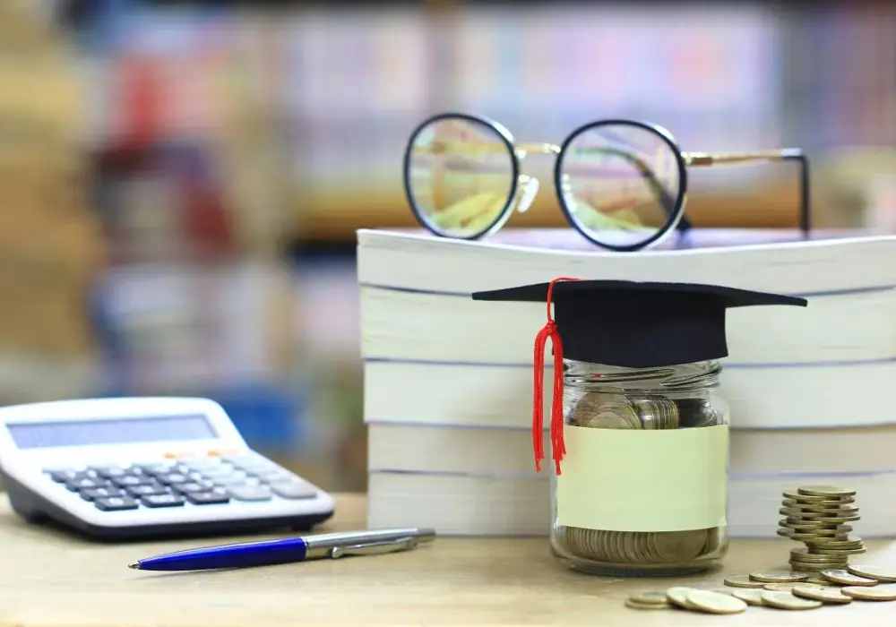 Zatrudnienie studenta do 26 lat - Jak rozliczyć PIT i ZUS bez błędów?