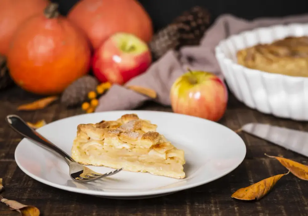 Jak podgrzać szarlotkę w mikrofali, aby nie była gumowata