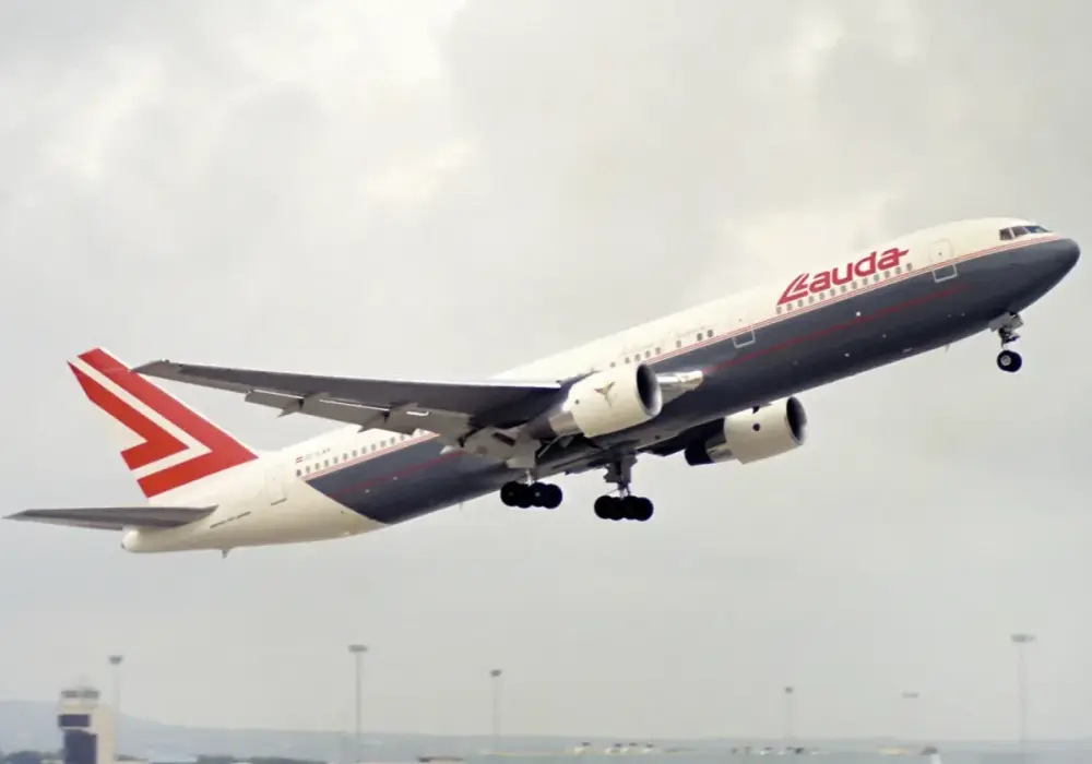 Lauda Air - historia, rozwój i co oznacza dziś dla podróżnych?