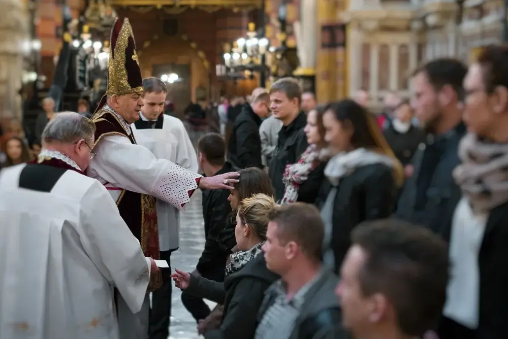 Jak przebiega bierzmowanie dla dorosłych - co musisz wiedzieć, aby się przygotować