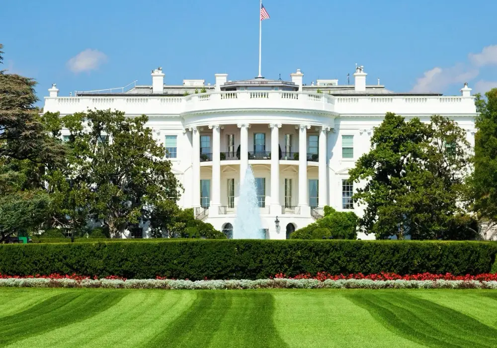 Gdzie mieszka prezydent USA? Odkryj tajemnice Białego Domu