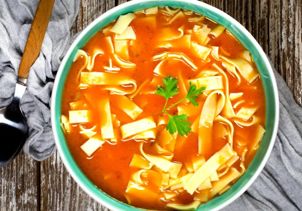 Zupa pomidorowa - przepis na idealny smak. Bez zwarzonej śmietany!
