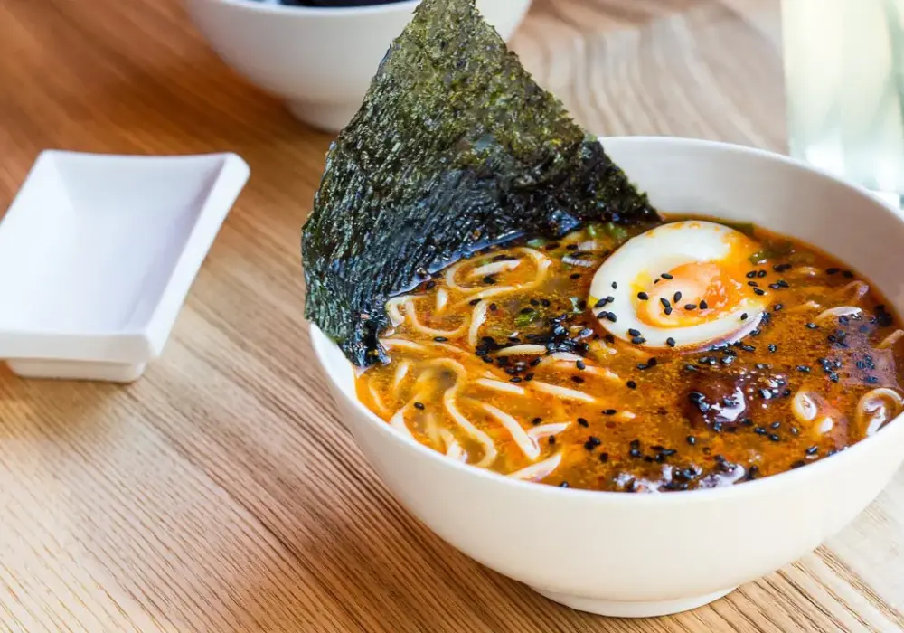 Ramen - co to jest? Wszystko o japońskiej ikonie kuchni