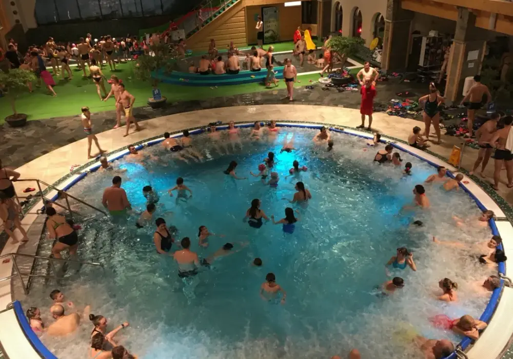 Termy Cieplickie zimą - czy warto? Ceny, baseny, SPA