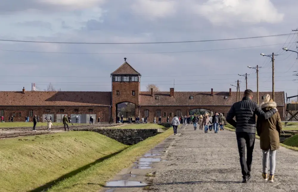 Auschwitz - Jak zwiedzać indywidualnie? Plan na wartościową wizytę