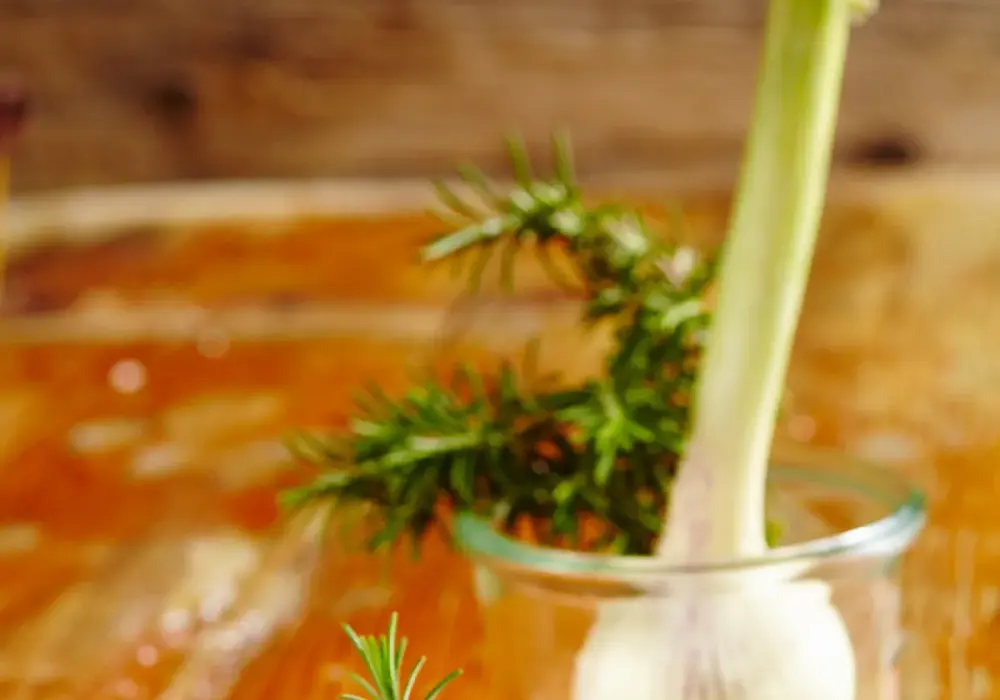 Domowa sól ziołowa z resztek: Prosty przepis zero waste