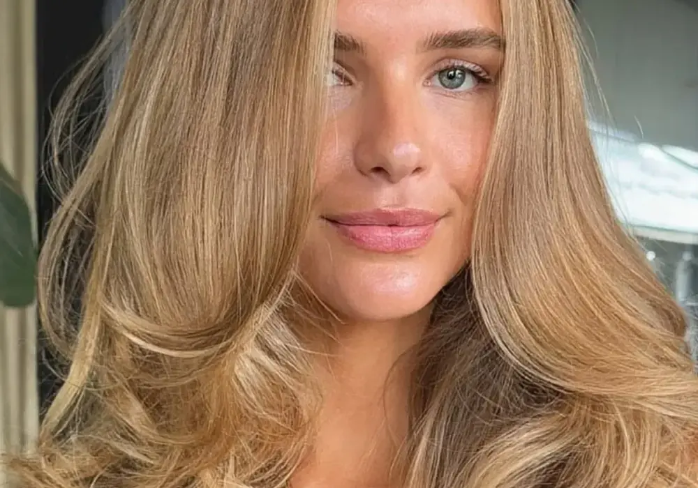 Maślany blond - komu pasuje i jak go uzyskać?
