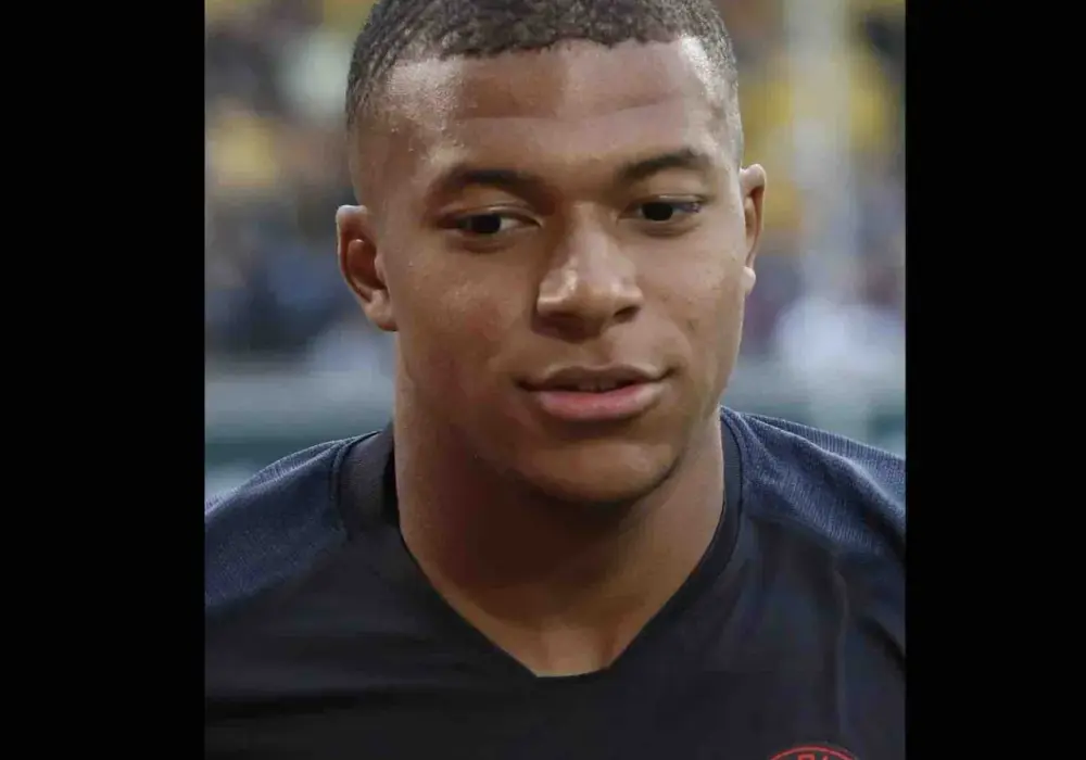 Ile zarabia Mbappe na sekundę? Zaskakujące liczby i fakty