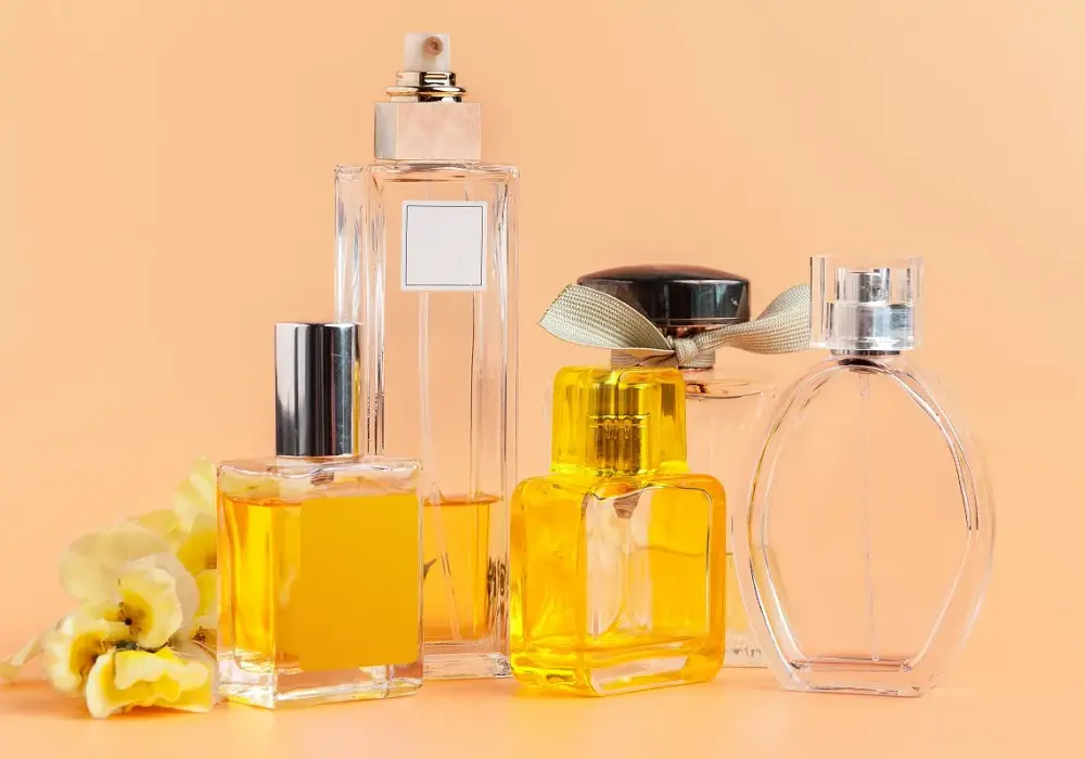 Co mocniejsze: woda toaletowa czy perfumowana? Poznaj różnice!