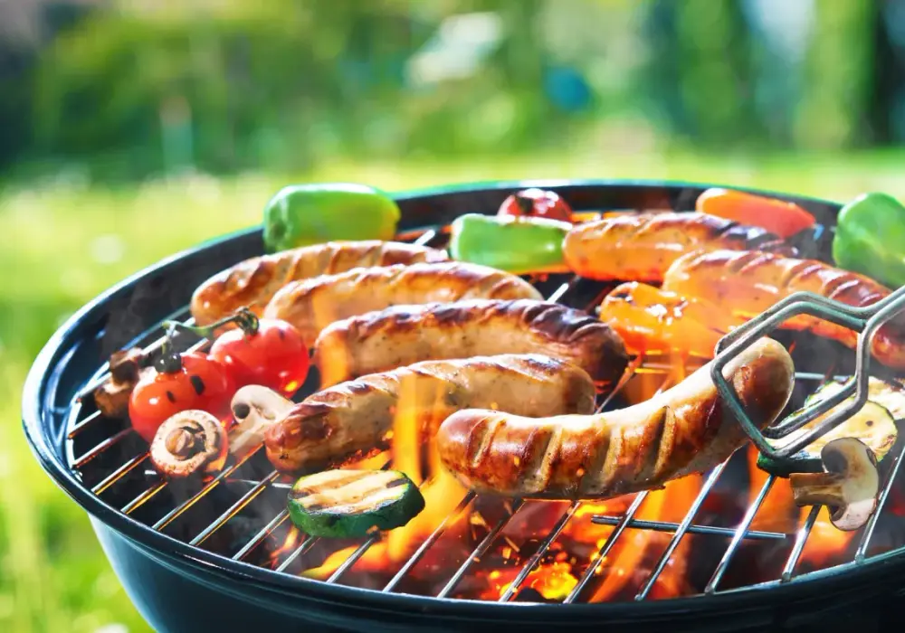 Ile kcal ma kiełbasa z grilla? Sprawdź kaloryczność różnych rodzajów