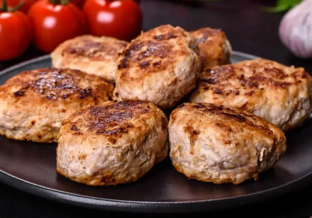 Ile smażyć kotlety mielone? Sekrety soczystości i idealnego smaku