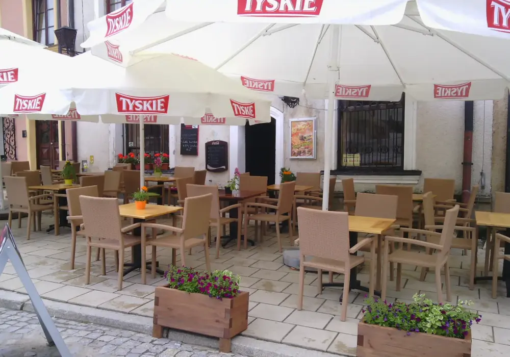 Co zjeść w Sandomierzu? Odkryj najlepsze lokalne smaki i restauracje