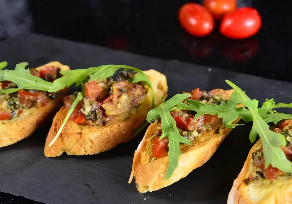 Tapas co to takiego? Poznaj ich smak, rodzaje i kulturę hiszpańską