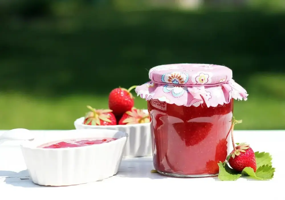 Dżem truskawkowy - gęsty i aromatyczny. Zrób to sam!