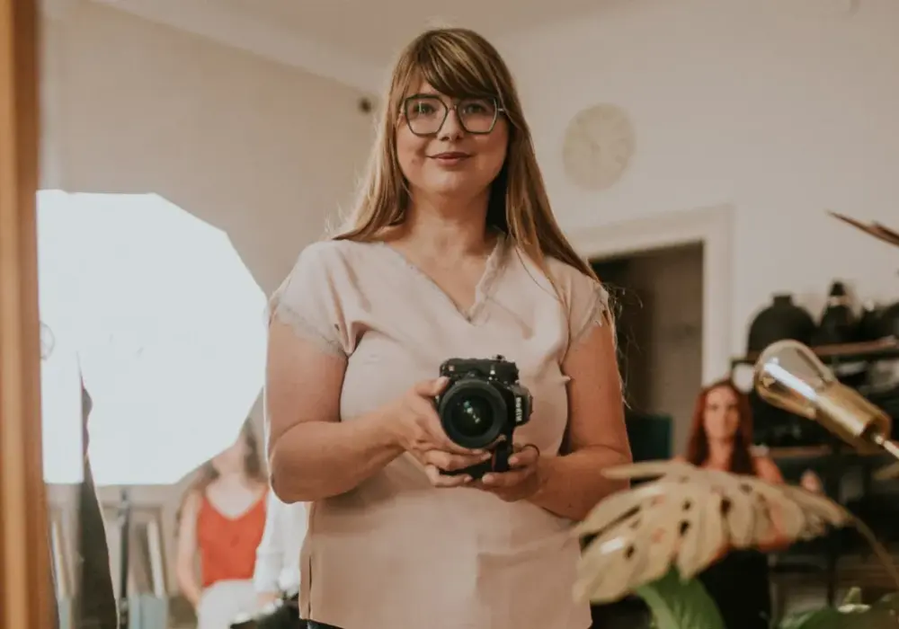 Kto to jest fotograf? Rola, umiejętności i znaczenie w społeczeństwie