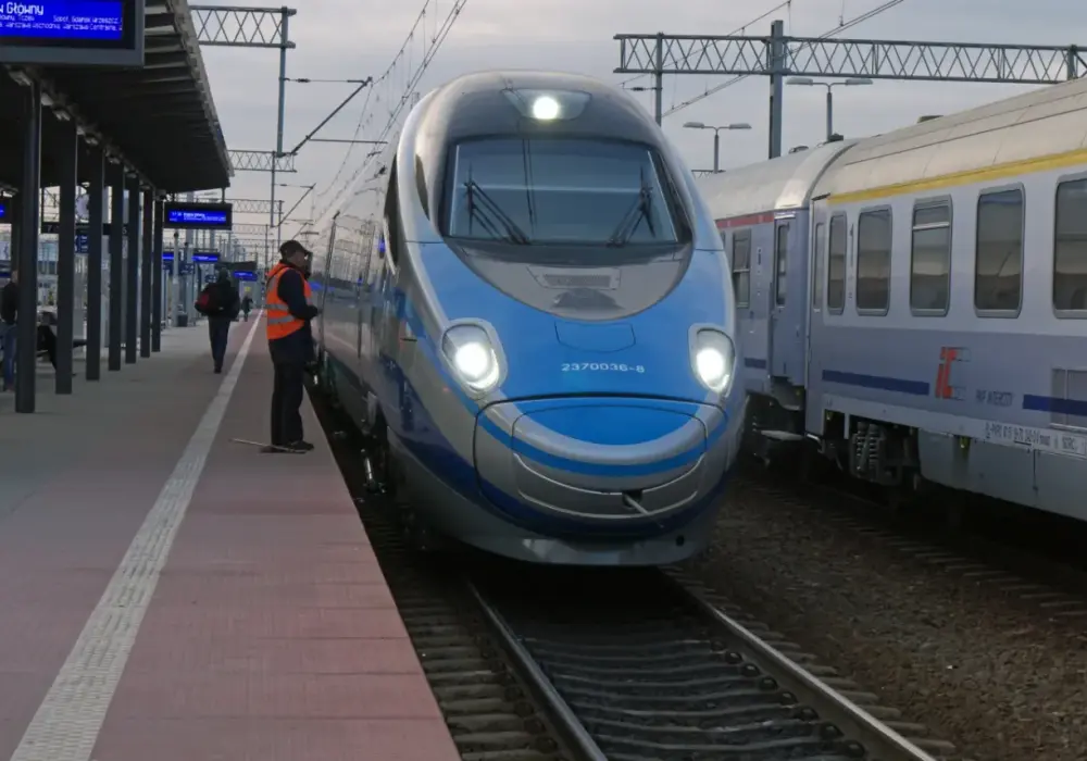 Pendolino Warszawa Kraków ile jedzie? Sprawdź czas podróży!