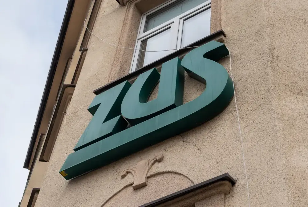 Kiedy ZUS wypłaca L4? Terminy i najczęstsze opóźnienia