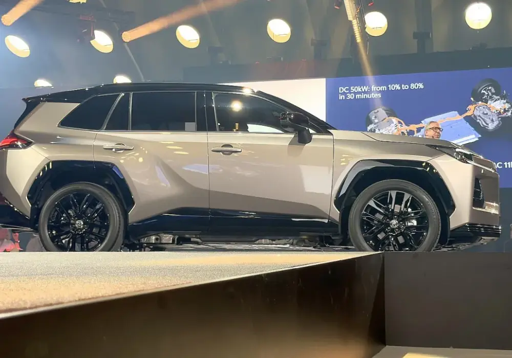 Nowa Toyota RAV4 - Ceny, dane i wersje. Która ma najwięcej sensu?