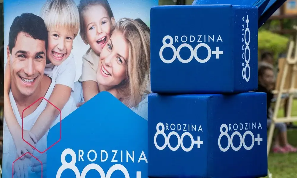 Sondaż 800 plus: Co Polacy myślą naprawdę? Pełna analiza!