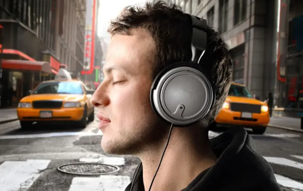 Co to jest SoundCloud? Odkryj jego funkcje i znaczenie w muzyce