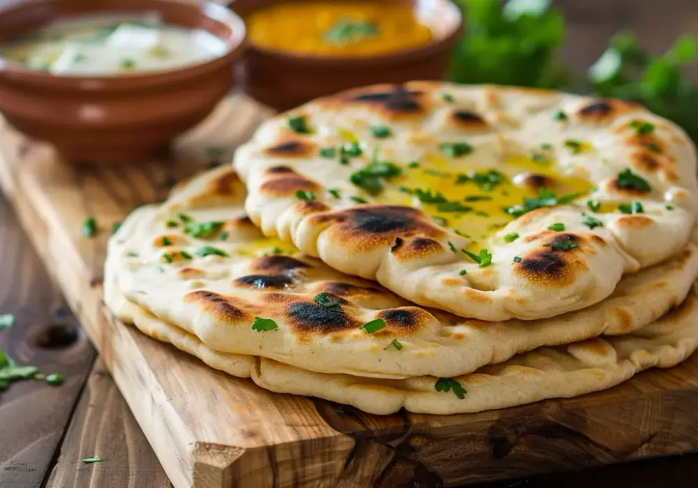 Chlebki naan czosnkowe – aromatyczny i smaczny dodatek do dań