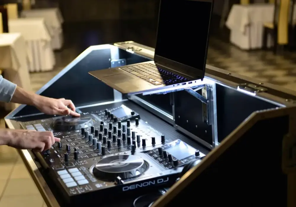 Jak zrobić stół DJ krok po kroku – prosty poradnik z wymiarami i materiałami