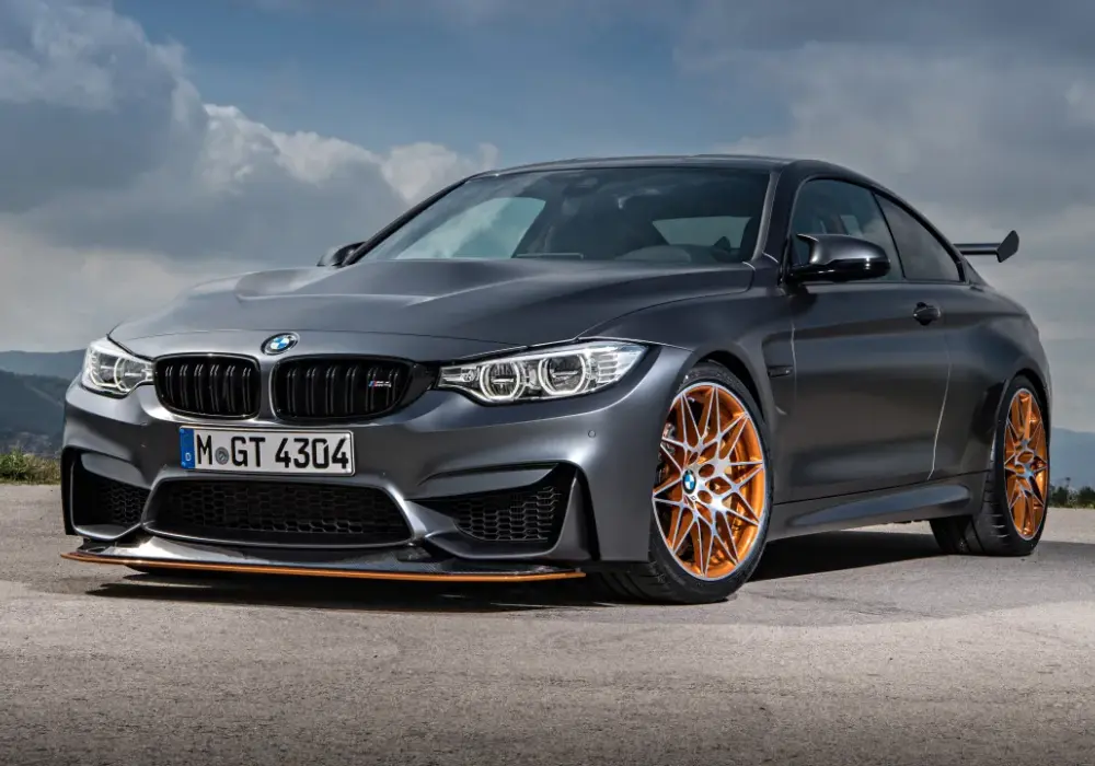 BMW M4 GTS - wyjątkowe osiągi i innowacyjne technologie w sportowym aucie