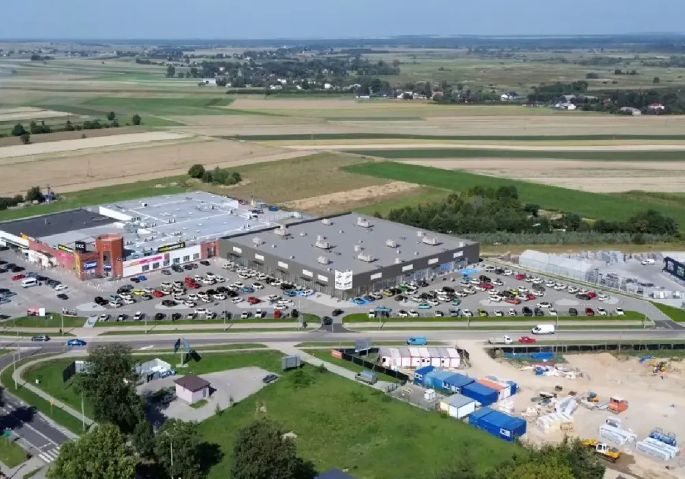 Likwidacja Tesco w Krasnymstawie: Co dalej z nowym Smart Parkiem?