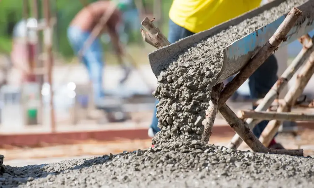 Ile betonu na fundamenty domu 100 m²? Obliczenia i porady krok po kroku