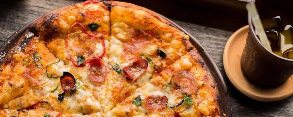 Ile kalorii ma pizza 42 cm? Zaskakujące różnice w kaloryczności