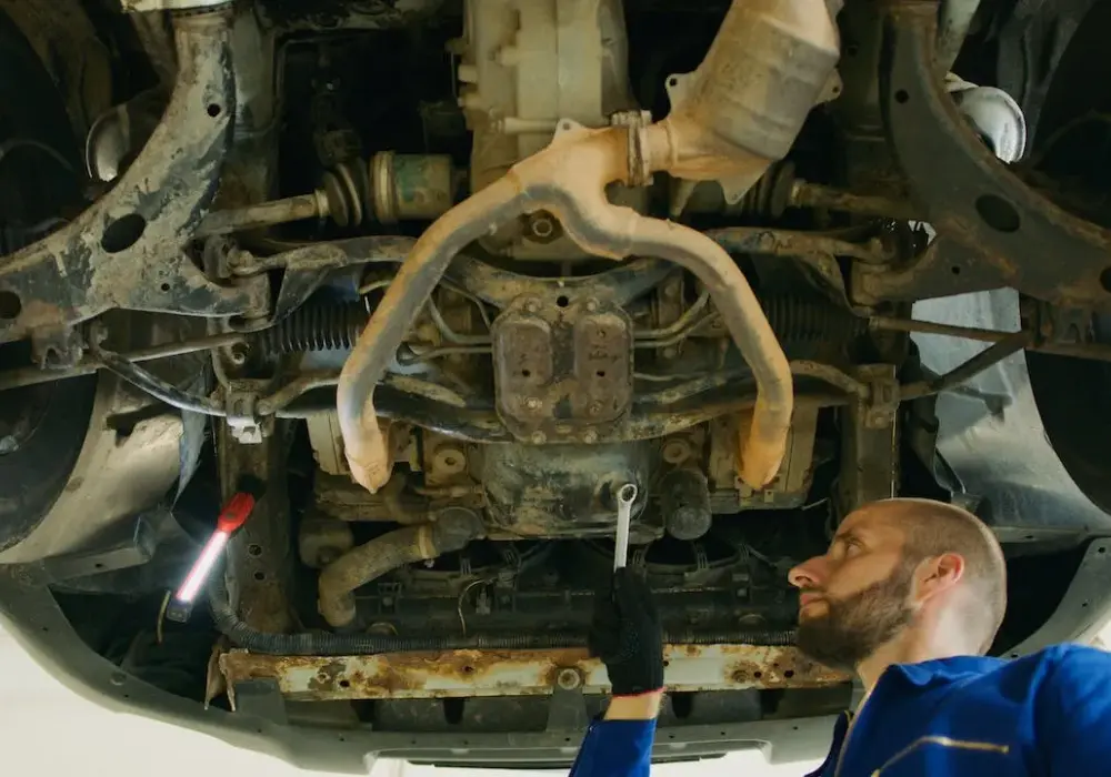 Zapowietrzony układ paliwowy diesel objawy – jak je rozpoznać i naprawić