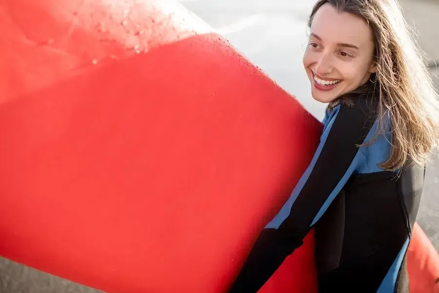 Jaką piankę do kitesurfingu wybrać, aby nie zmarznąć?