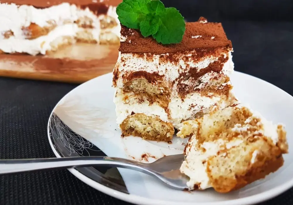 Przepis na ciasto tiramisu bez pieczenia - proste i pyszne bez jajek