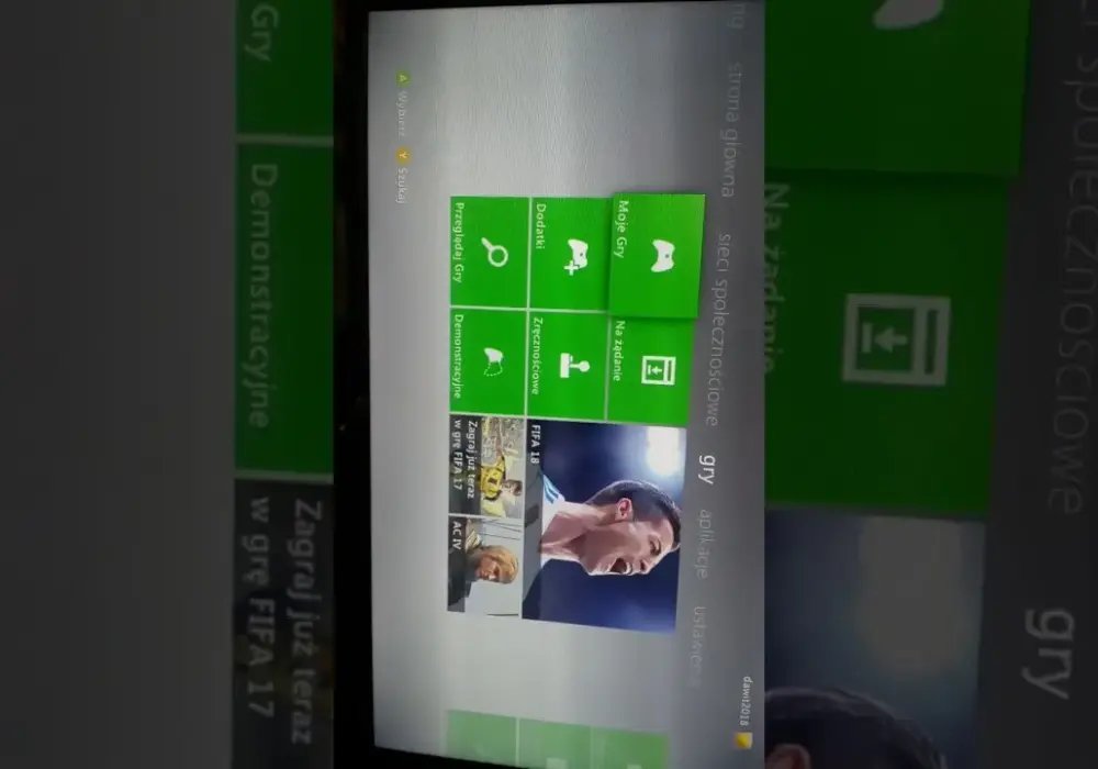 Skąd bezpiecznie pobierać gry na Xbox 360? Sprawdź legalne źródła i uniknij ryzyka