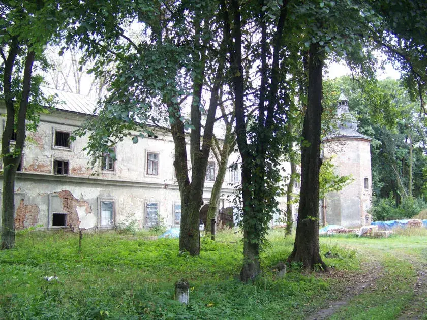 Pałac Denhoffów w Kruszynie – historia, architektura i tajemnice