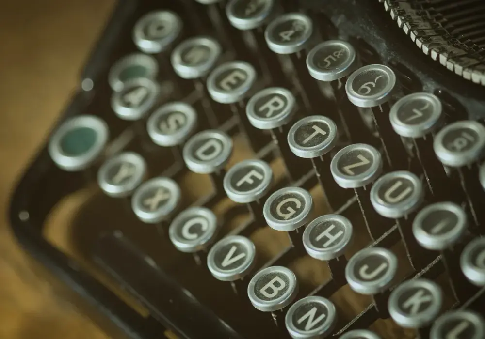 Jak napisać dużą literę na klawiaturze? Proste metody, które działają