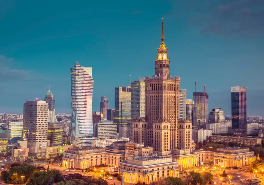 Czy Warszawa jest bezpieczna? Fakty, statystyki i porady dla turystów i mieszkańców