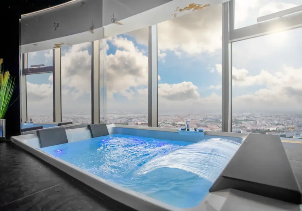 Ile kosztuje apartament w Sky Tower? Ceny, które mogą zaskoczyć